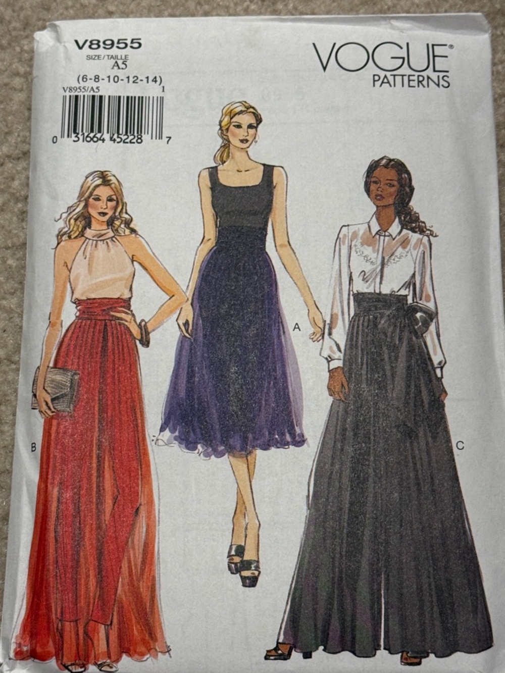 Vogue women's skirt sewing pattern